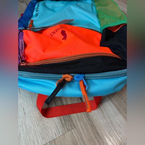 Cotopaxi NWT Bogotá 20L Daypack Backpack Hiking Colorful - Picture 3 of 10